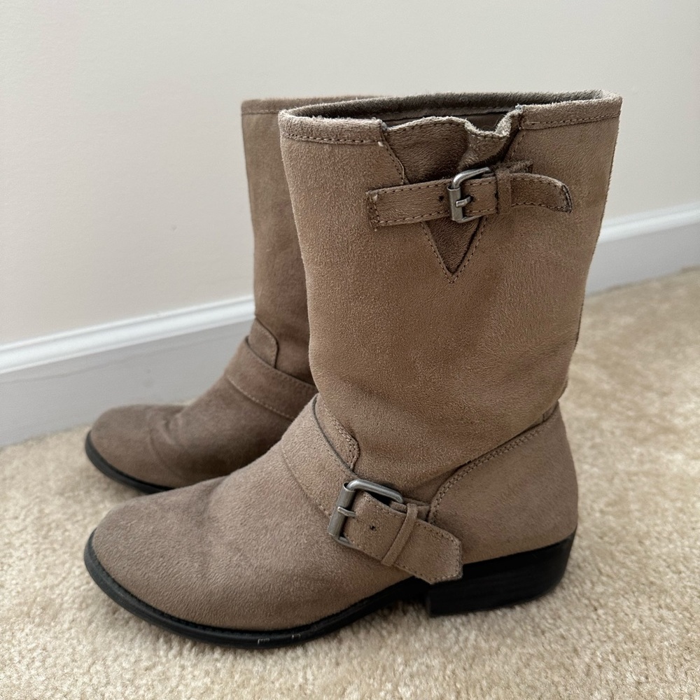 Express Women’s Tan Boots Size 7